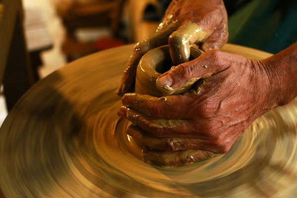 Où participer à des ateliers de poterie traditionnelle en Grèce?